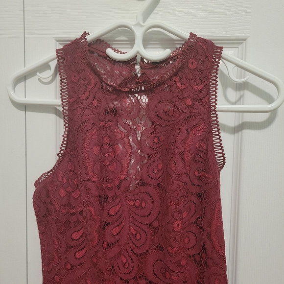 Burgundy Lace Midi Dress - Picture 3 of 6